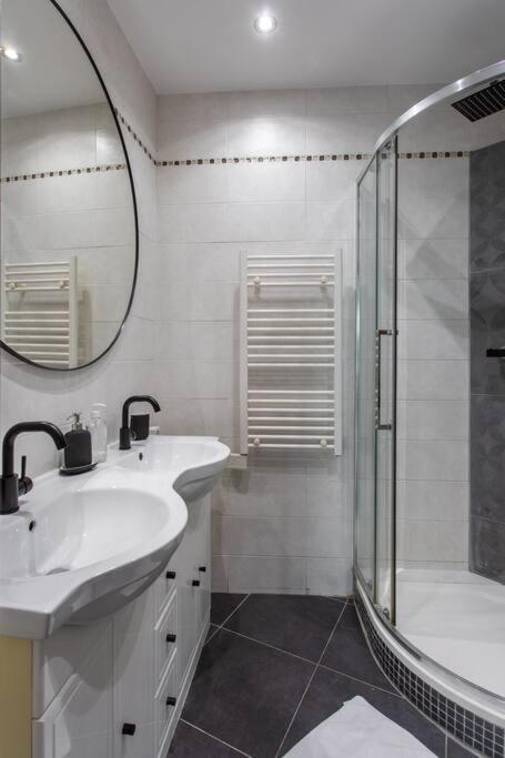 L7 Suite 5Mins Walk Old Town 3 Rooms Ac Wifi نيس المظهر الخارجي الصورة